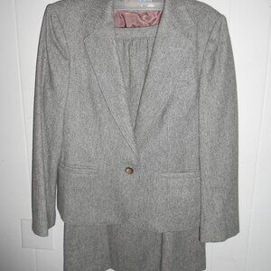 Evan Picone Suit- Grey- 28 inch waist